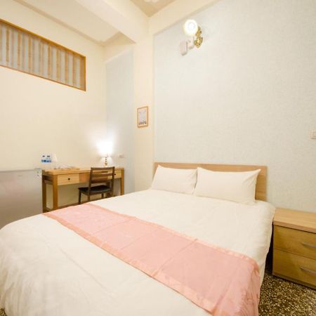 Freedom B&B Tainan Chambre photo