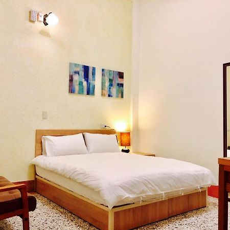 Freedom B&B Tainan Extérieur photo
